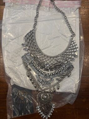 Source Unknown Silver Multi-Layer Statement Necklace